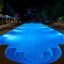 Les émaux de verre luminescent Reviglass pour une piscine scintillante