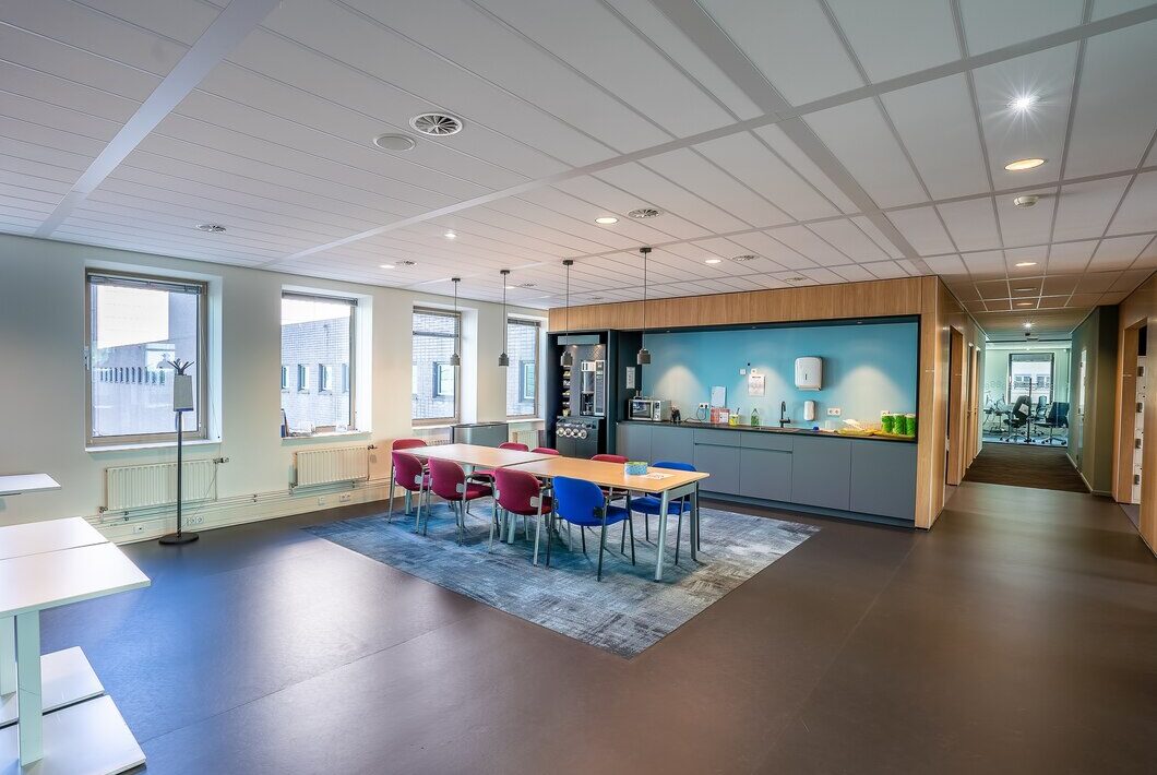 Quels sont les avantages d'un faux-plafond acoustique ?