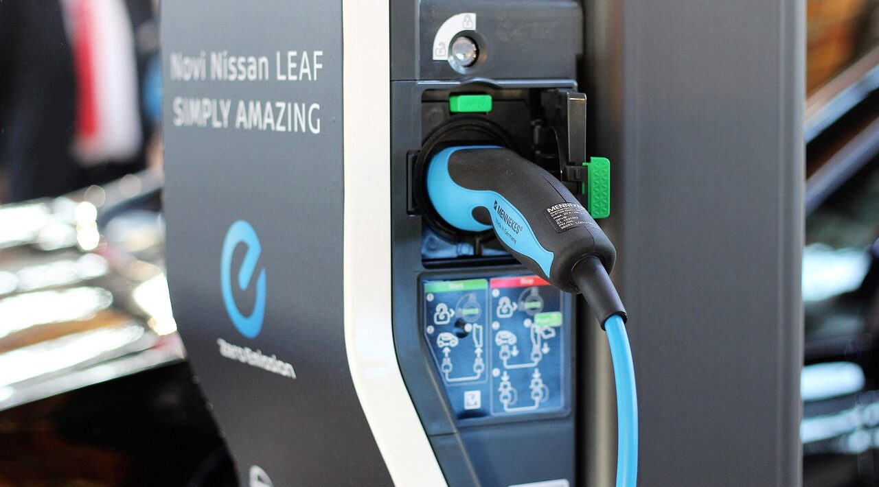 installation de stations de recharge rapide pour véhicules électriques, offrant une solution efficace et rapide pour recharger votre voiture en toute simplicité.