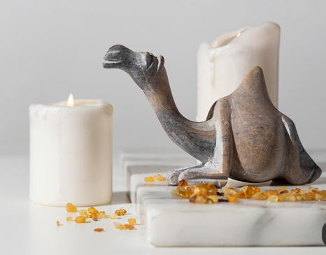 La folie des bougies design aux formes sculpturales